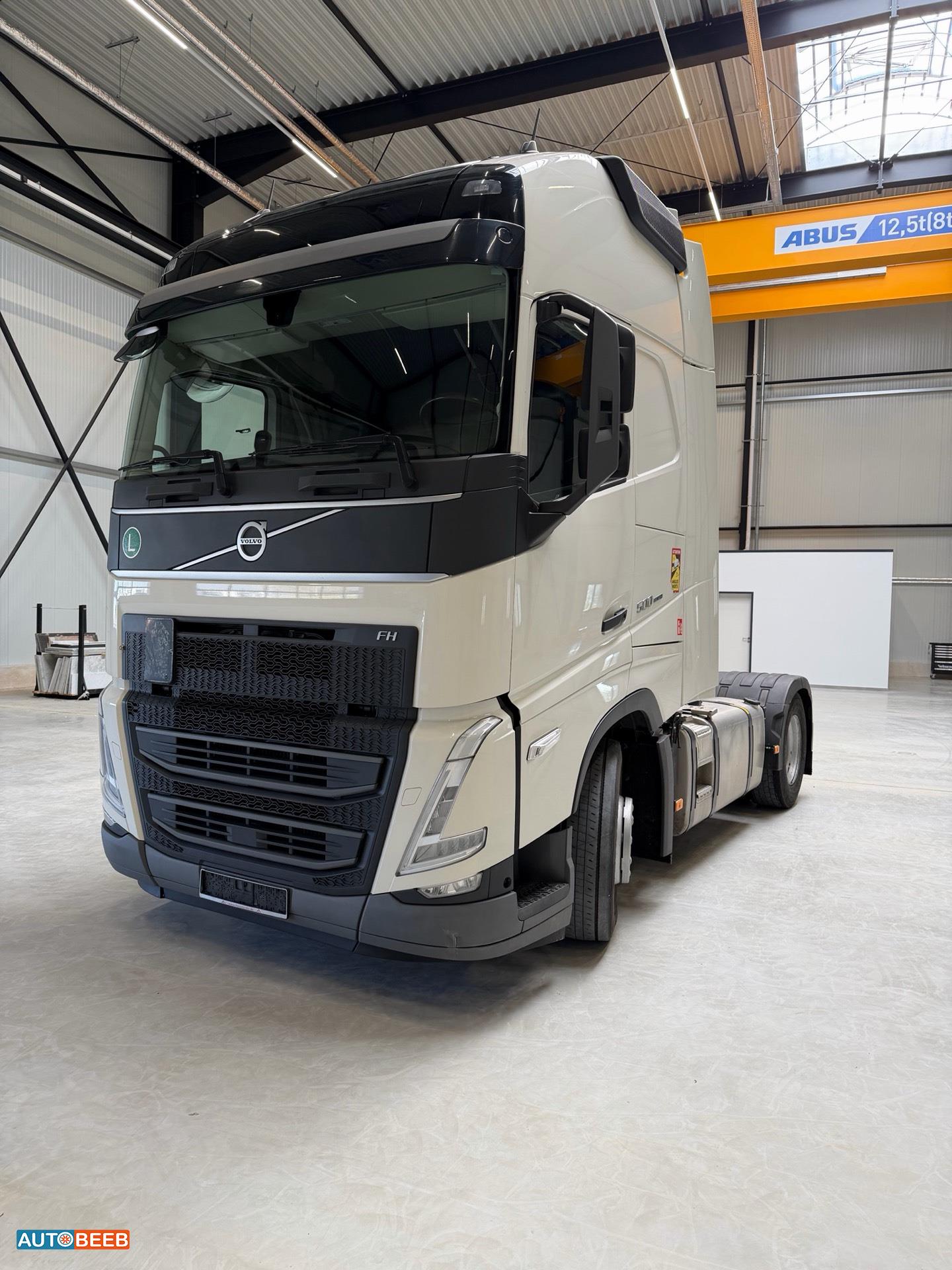 Tractor Unit Volvo 2022