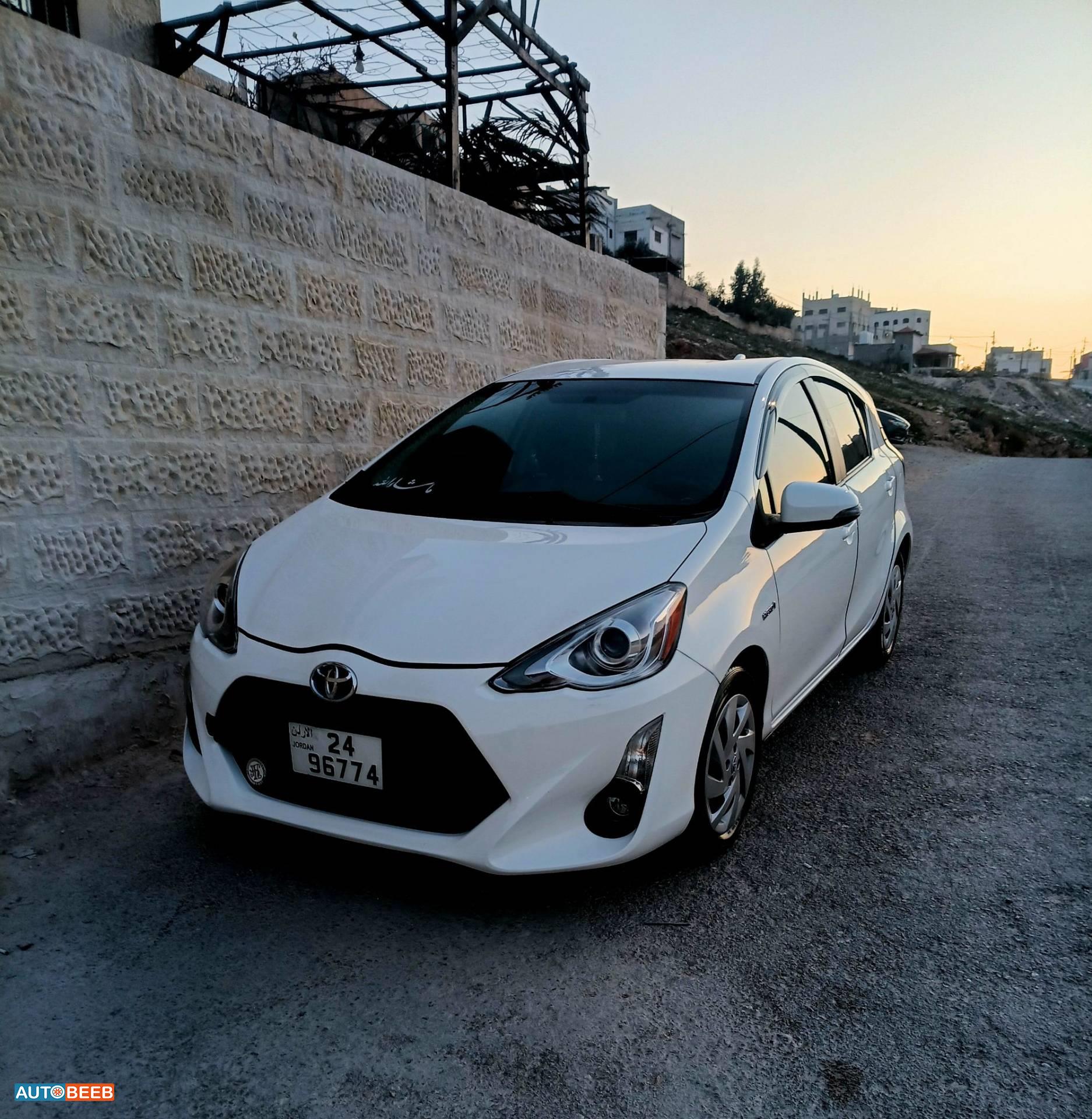 Toyota Prius C 2016