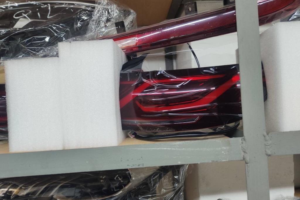 ضوء خلفي يمين شمال وسط بي واي دي كين ل 2024 2025