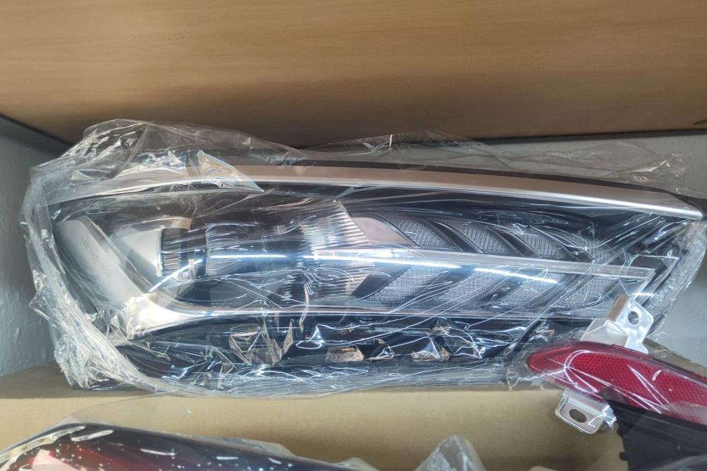 ضوء امامي يمين شمال بي واي دي كين بلس 2022 2023 2024