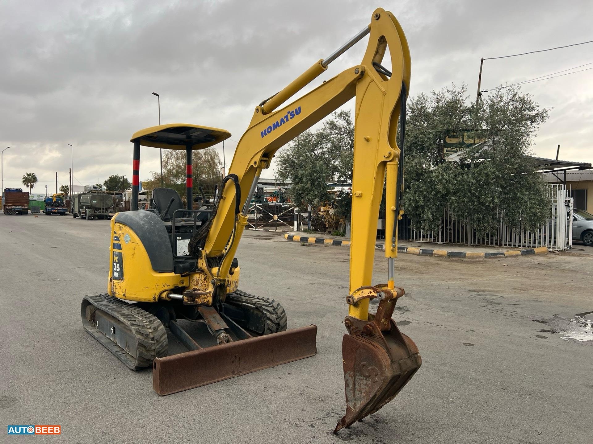 Tracked Excavator Komatsu 2012