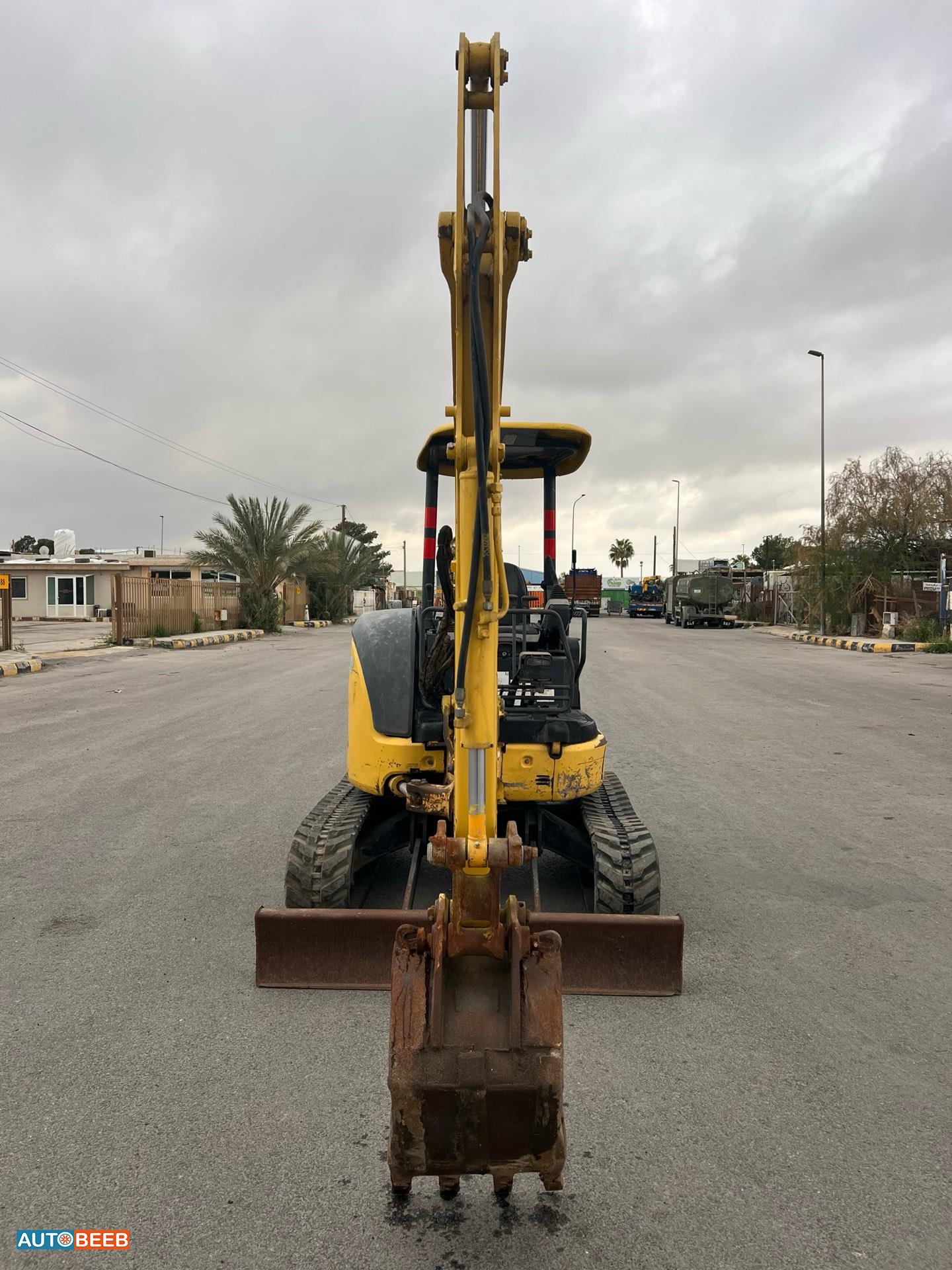 Tracked Excavator Komatsu 2012