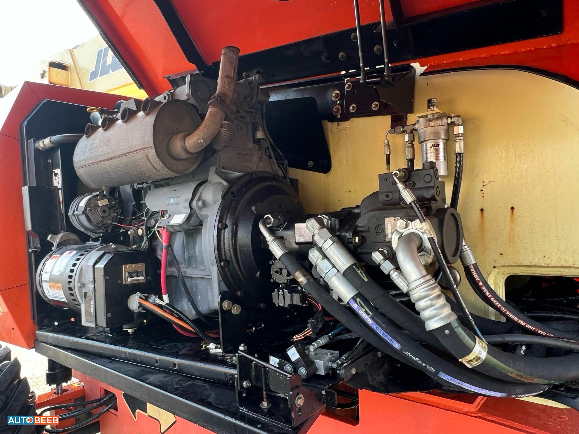 Aerial work platform JLG 2013