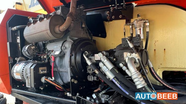 Aerial work platform JLG 2013