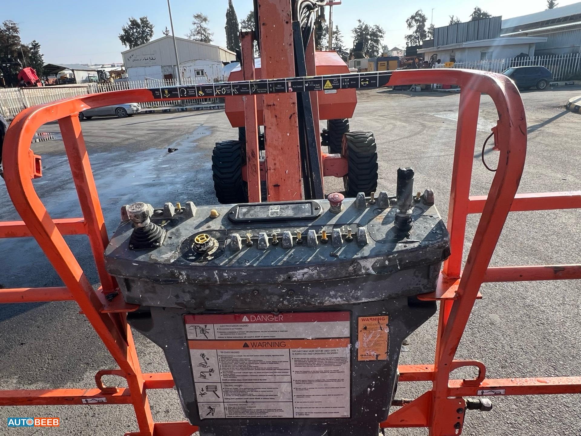 Aerial work platform JLG 2013