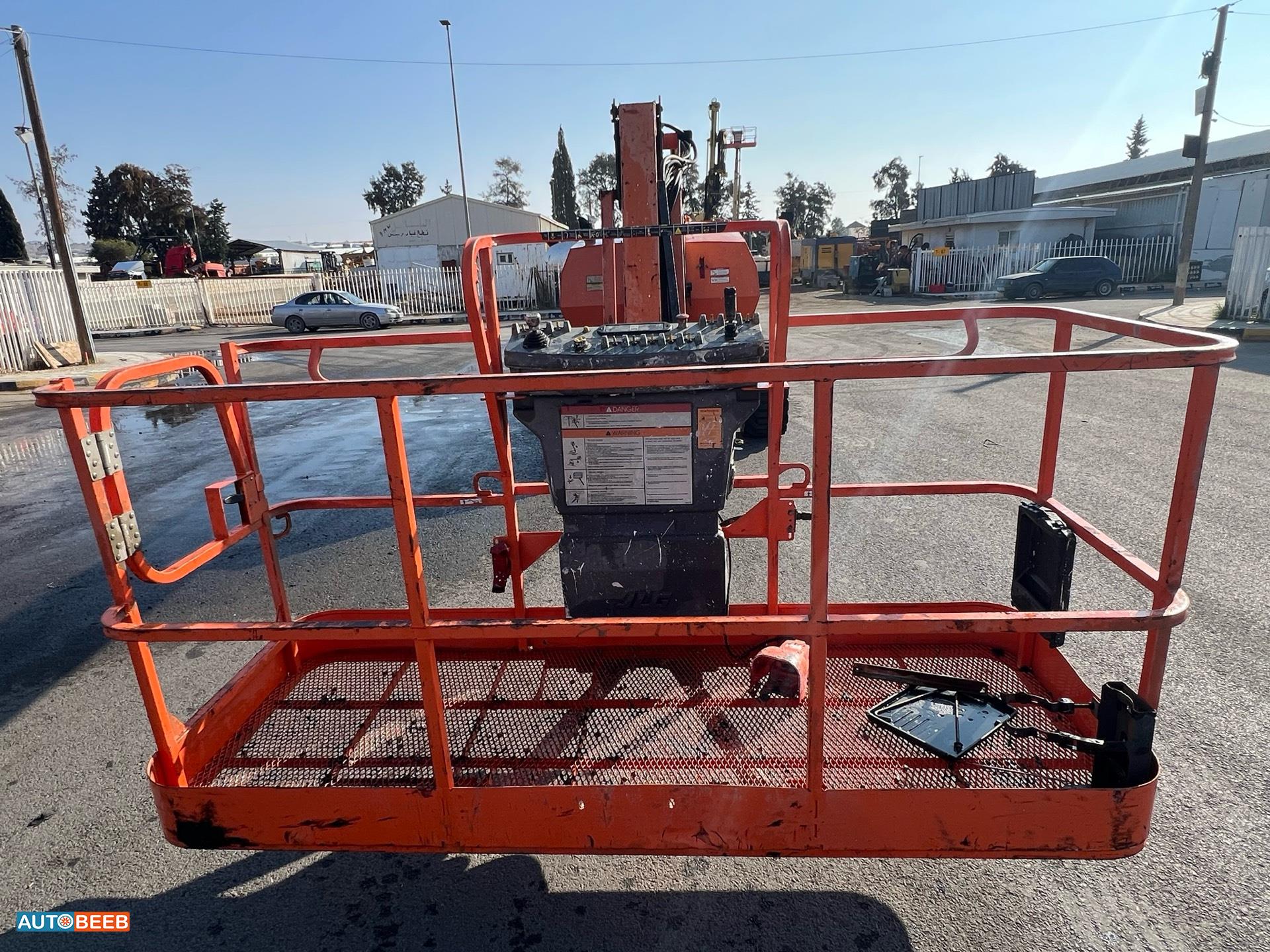 Aerial work platform JLG 2013