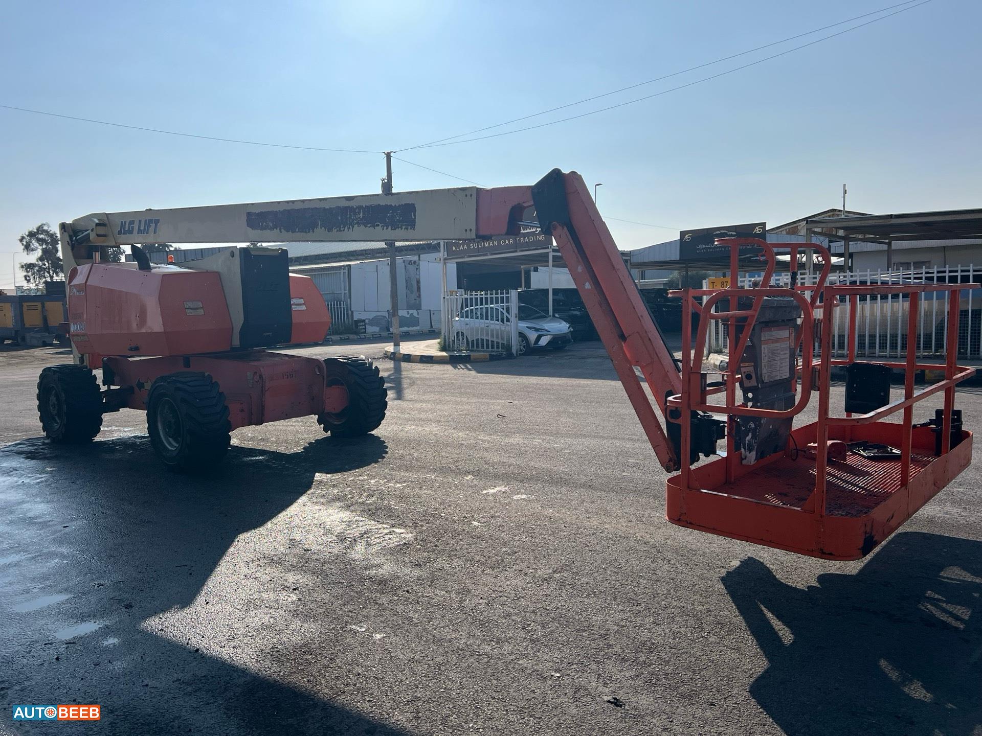 Aerial work platform JLG 2013