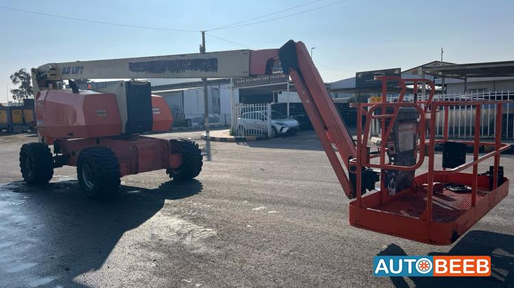 Aerial work platform JLG 2013