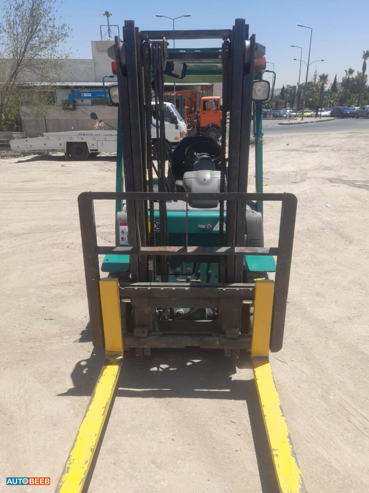 رافعة شوكية كوماتسو 2008