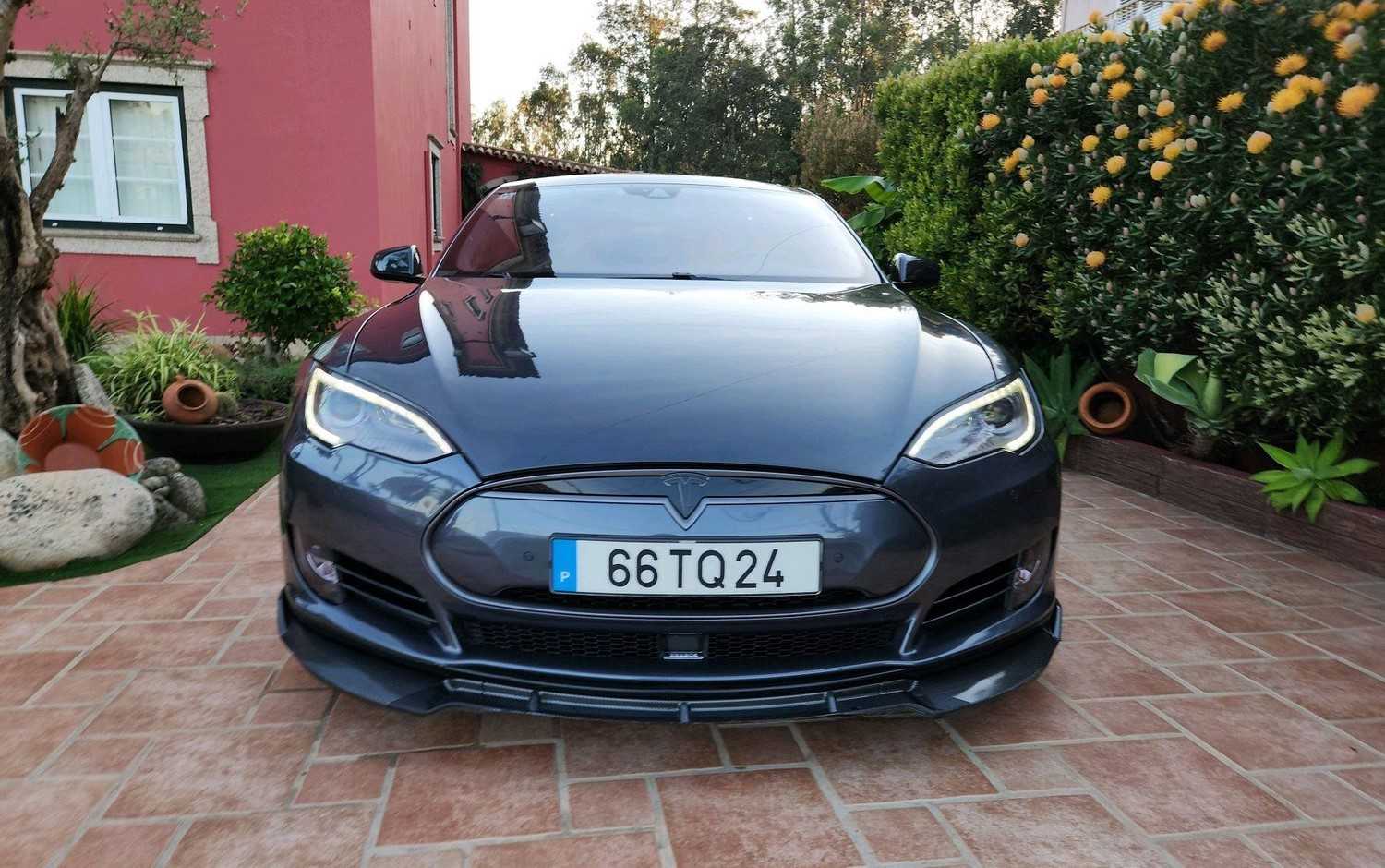 Tesla 3 2015