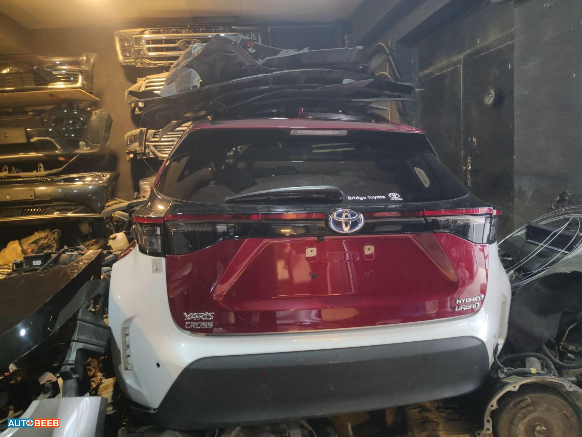 قصة خلفية تويوتا يارس 2022 2023