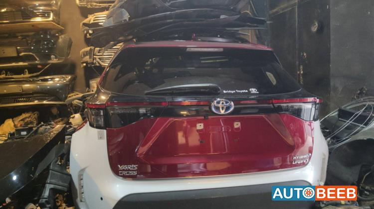 قصة خلفية تويوتا يارس 2022 2023