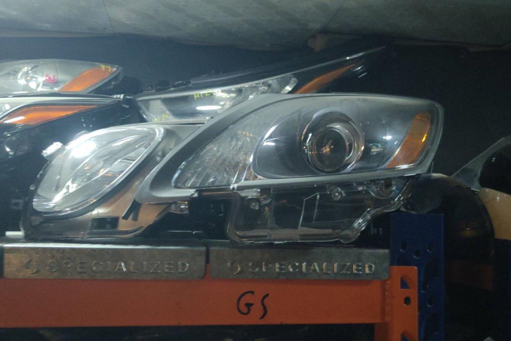ضوء امامي يمين شمال لكزس GS250 2007 2008 2009 2010 2011