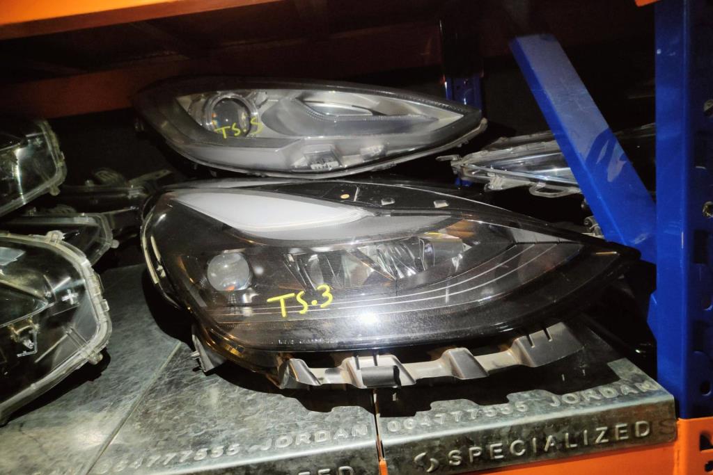 Lights Front light Tesla 3