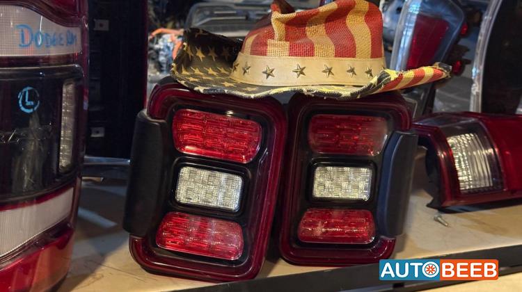 ضوء خلفي يمين شمال جيب جلاديتور 2019 2020 2021