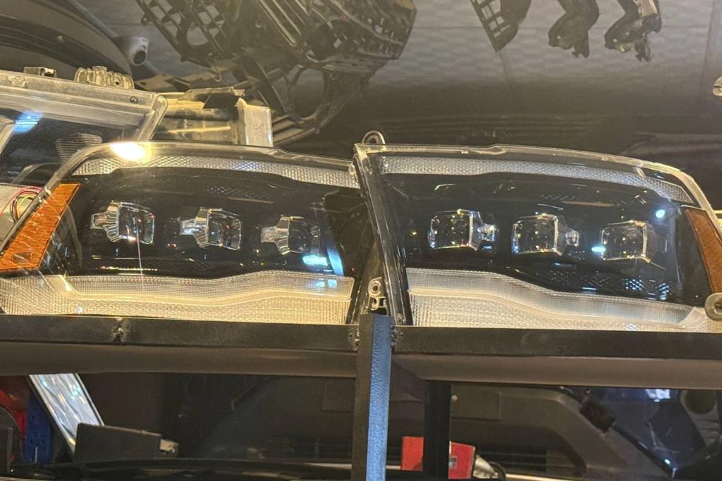 Lights Front light Dodge RAM