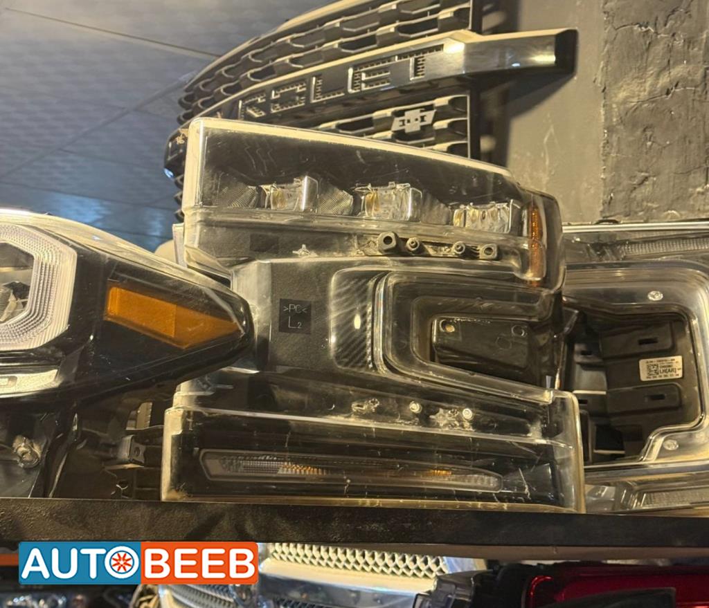 ضوء امامي يمين شيفروليه سلفرادو 2022 2023