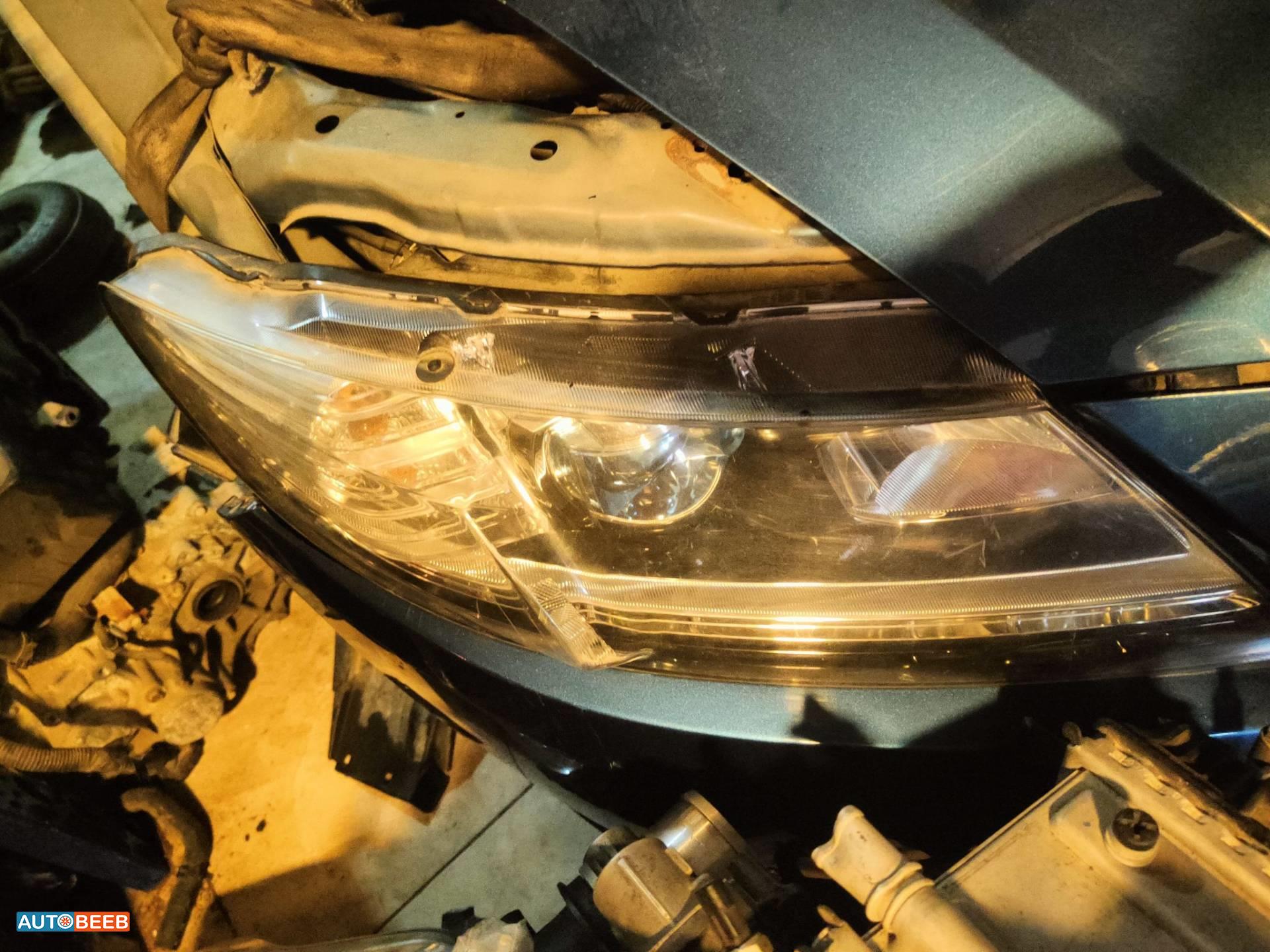 ضوء امامي يمين هوندا cr z 2012 2013 2014