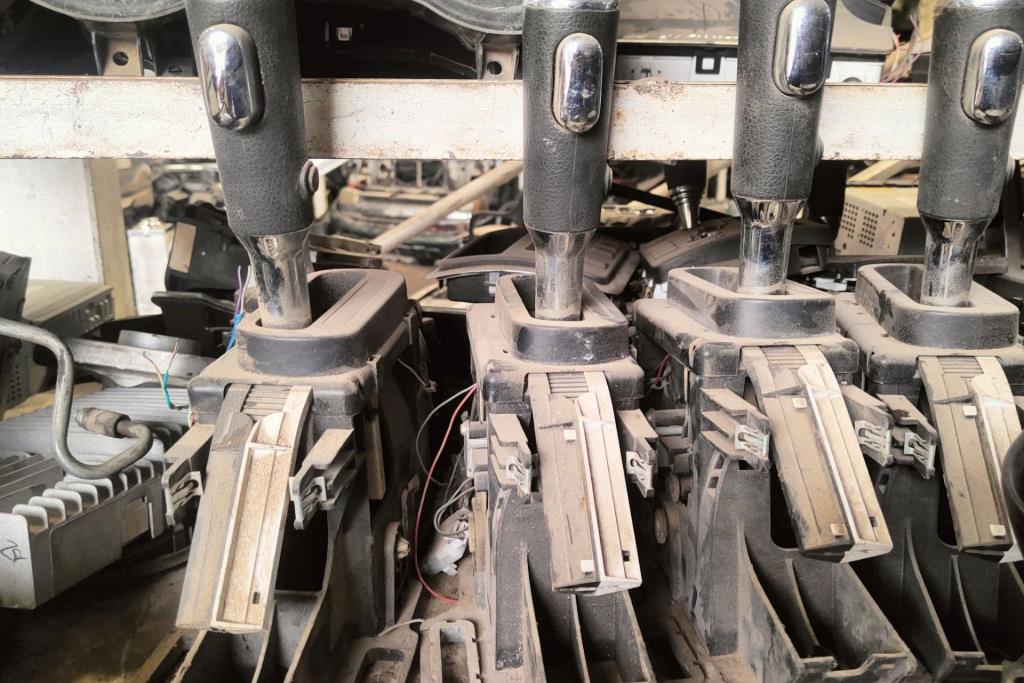 Cabin  Control buttons Ford Explorer