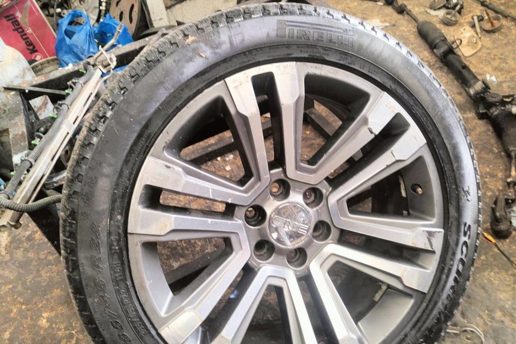 جنط مع كوشوك جي ام سي يوكن قياس 22