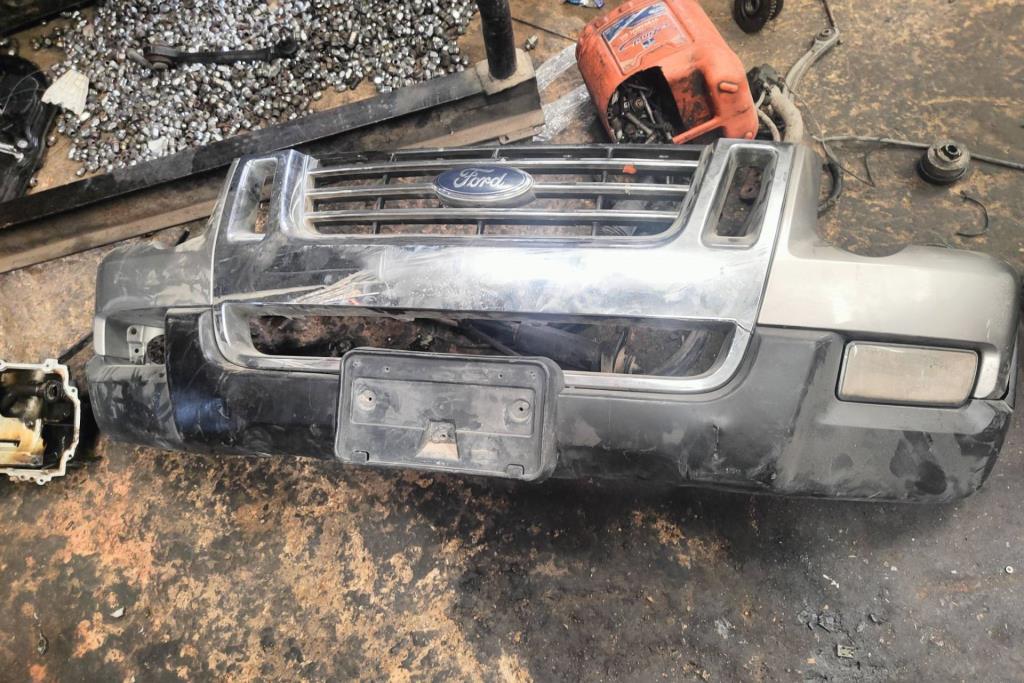 Body  Bumper Ford Explorer