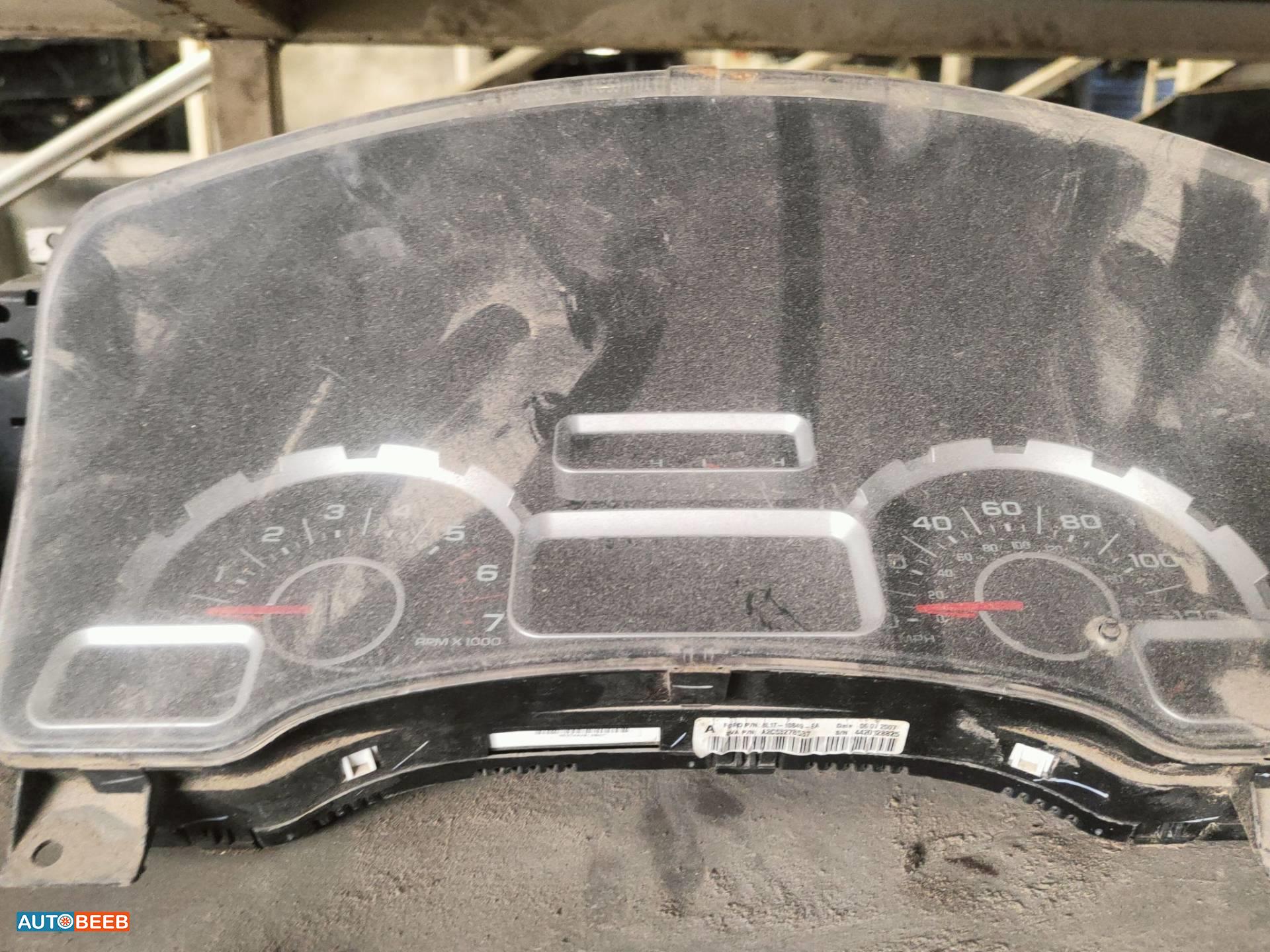 تابلوه ساعات فورد اكسبيديشن 2010