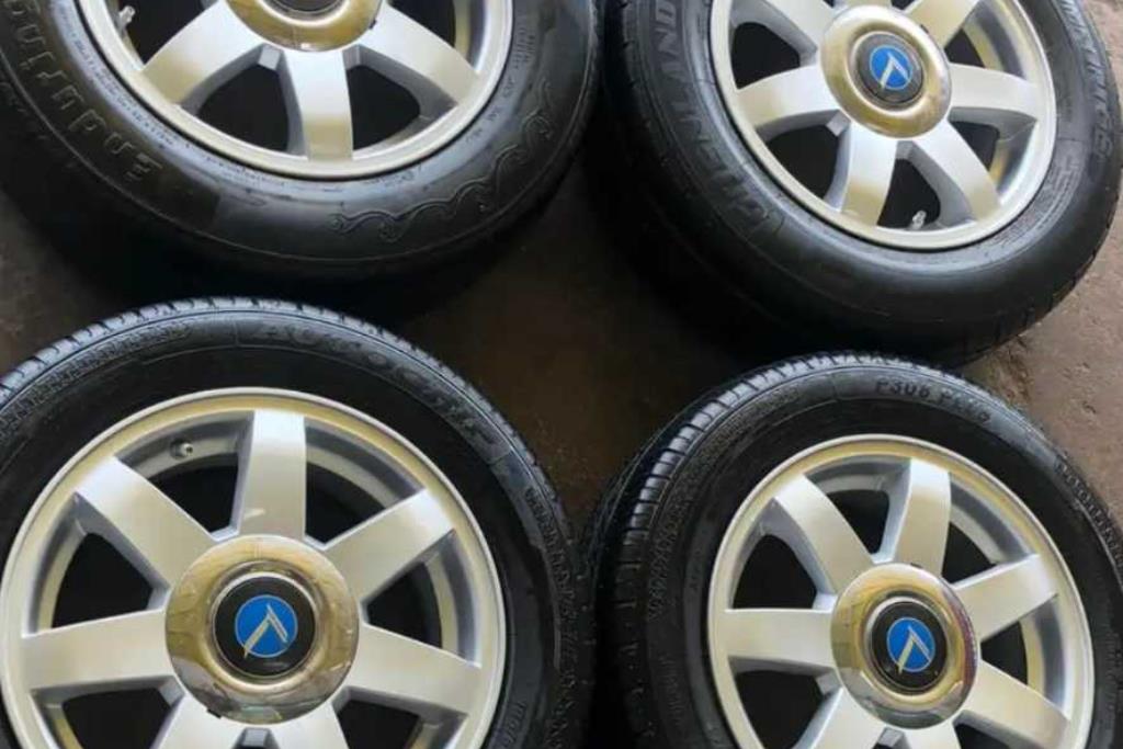 مطلوب جنطات كيا سبكترا الاصلي قياس ١٤ بدل راس براس 