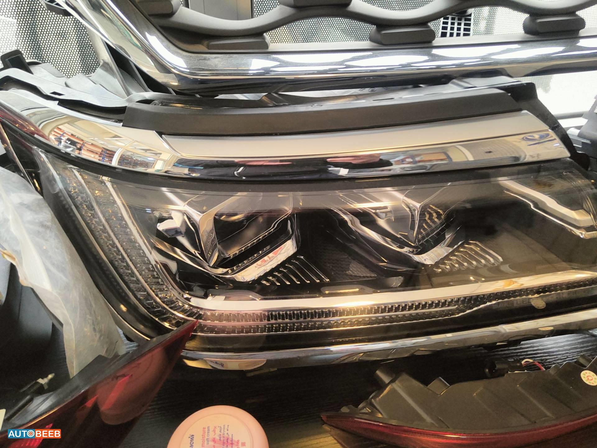 ضوء امامي يمين شمال ام جي Rx8 2022 2023