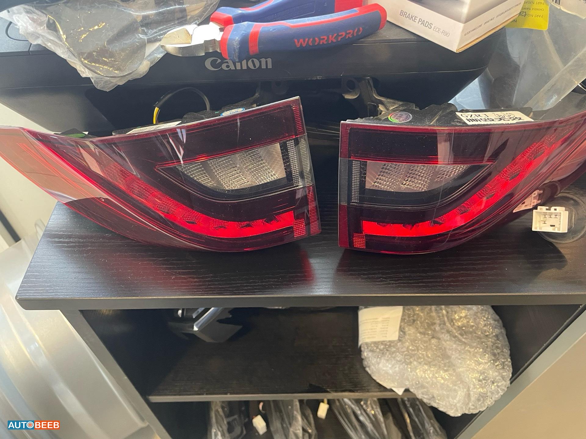 ضوء خلفي يمين شمال جيلي اوكافنجو 2022 2023 2024