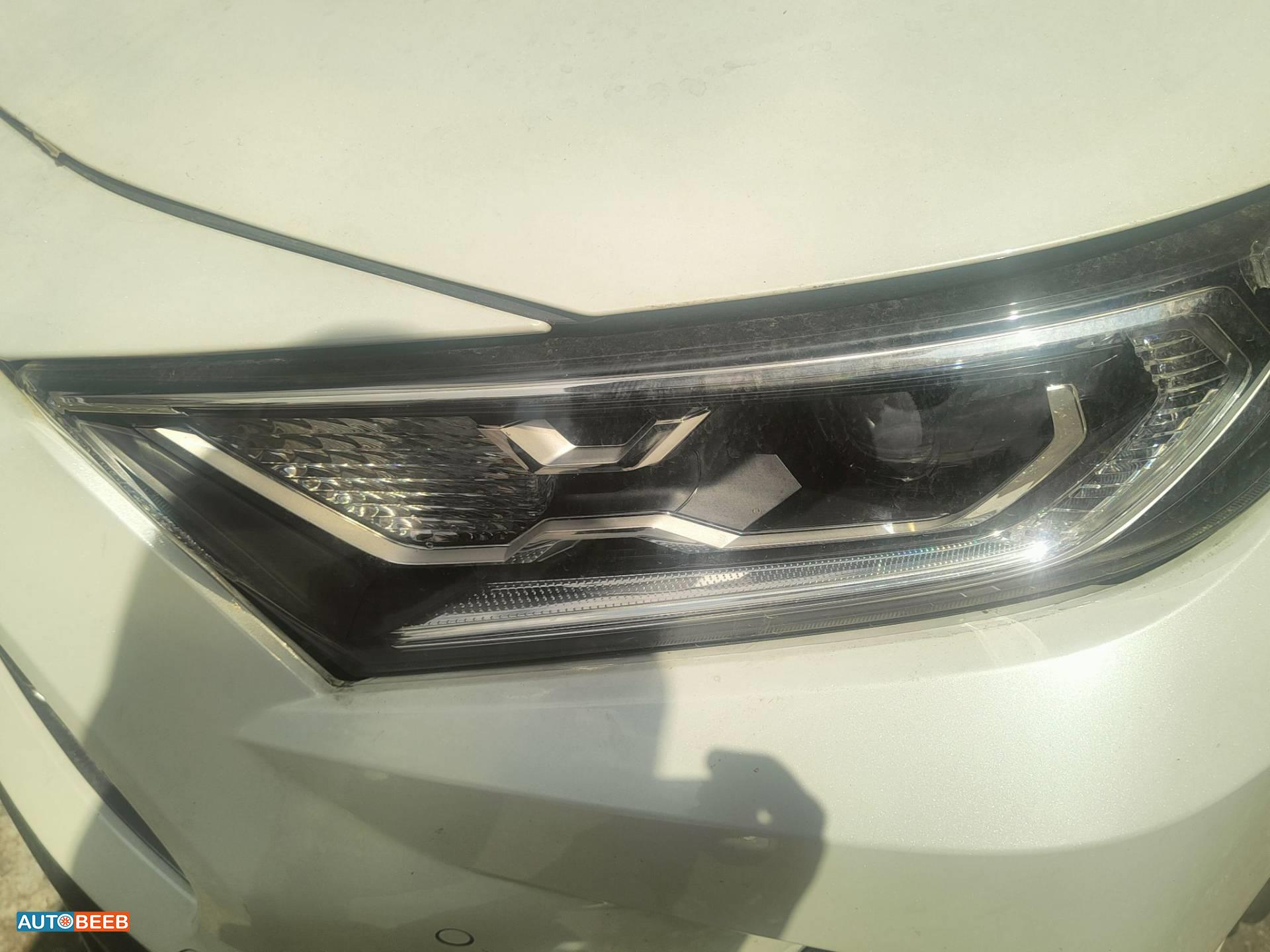 ضوء امامي يمين تويوتا راف فور 2020 2021 2022