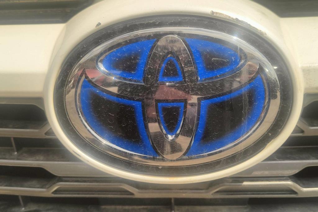 Body  Emblems Toyota RAV4