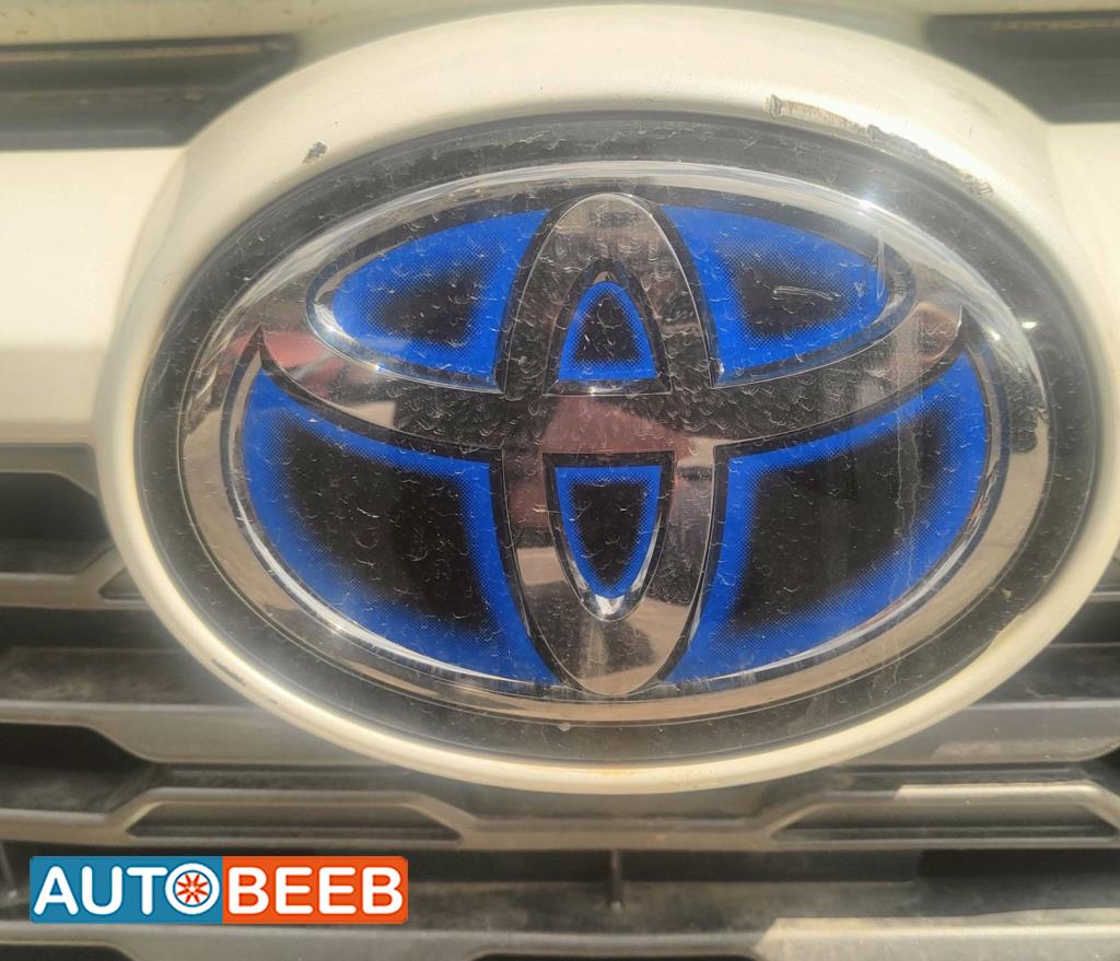 Body  Emblems Toyota RAV4