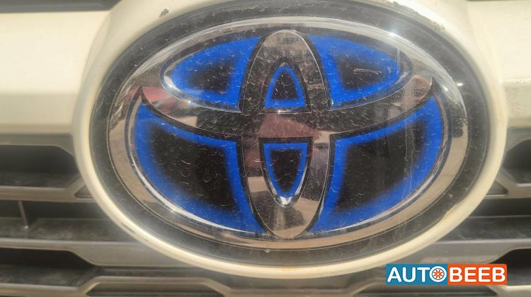 Body  Emblems Toyota RAV4