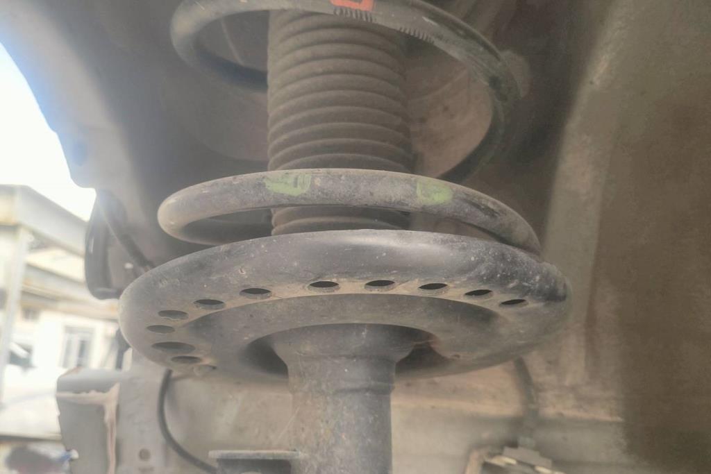  Shock Absorber Nissan Maxima