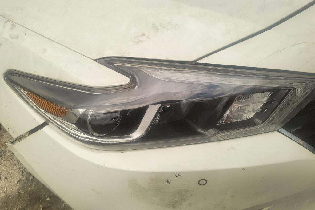 Lights Front light Nissan Maxima