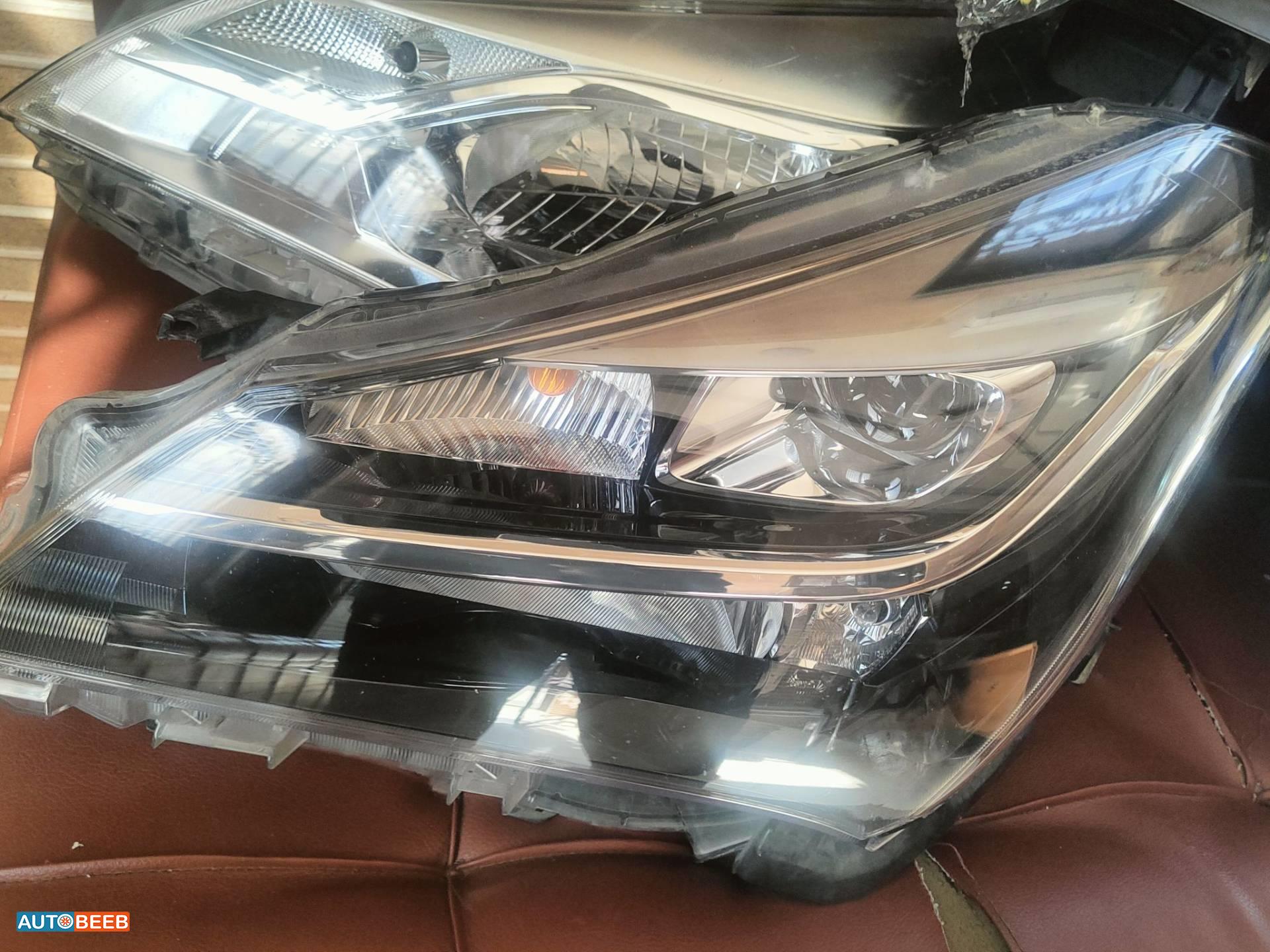 ضوء امامي يمين شمال تويوتا يارس 2018 2019