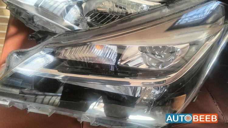 ضوء امامي يمين شمال تويوتا يارس 2018 2019