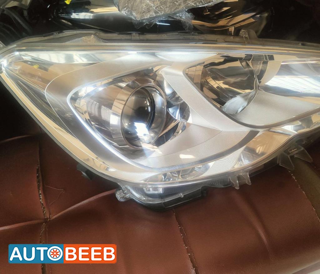 Lights Front light Toyota Prius C