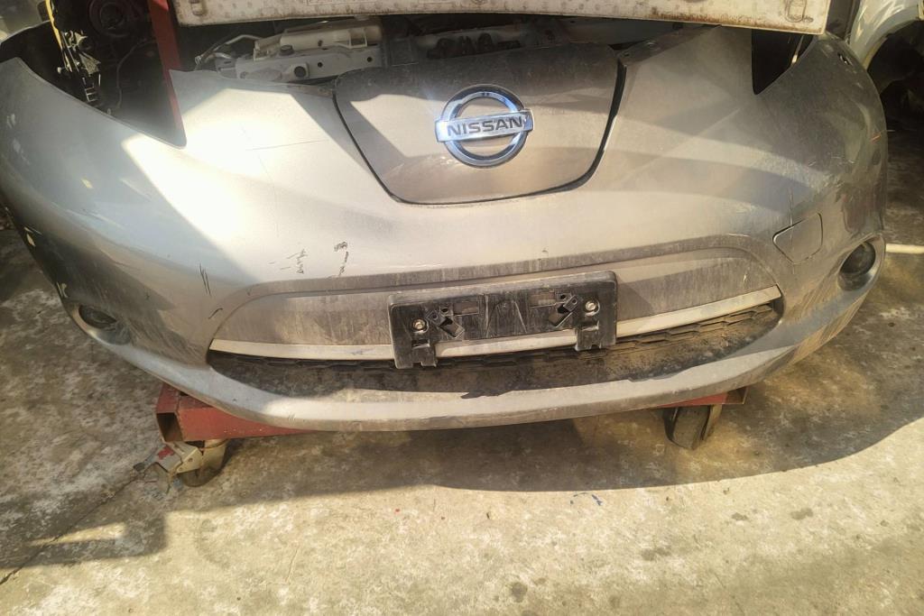 واجهة أمامية طمبون نيسان ليف 2012 2013 2014