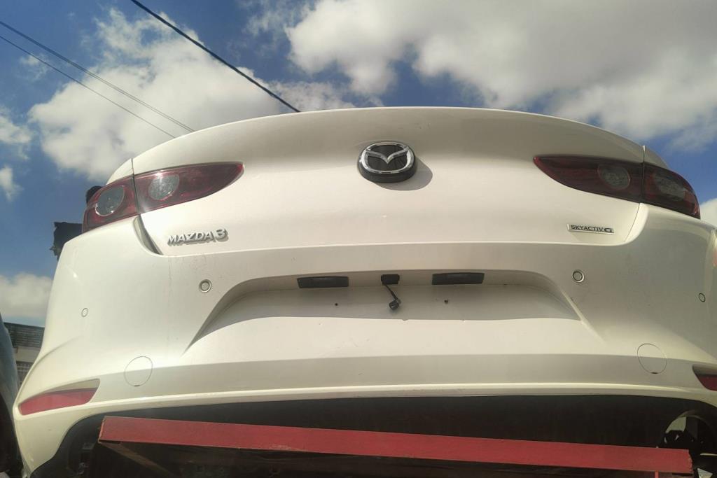 قصة خلفية مازدا 3 2019 2020