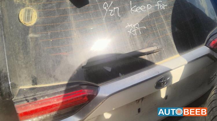 Body  Trunk Toyota RAV4