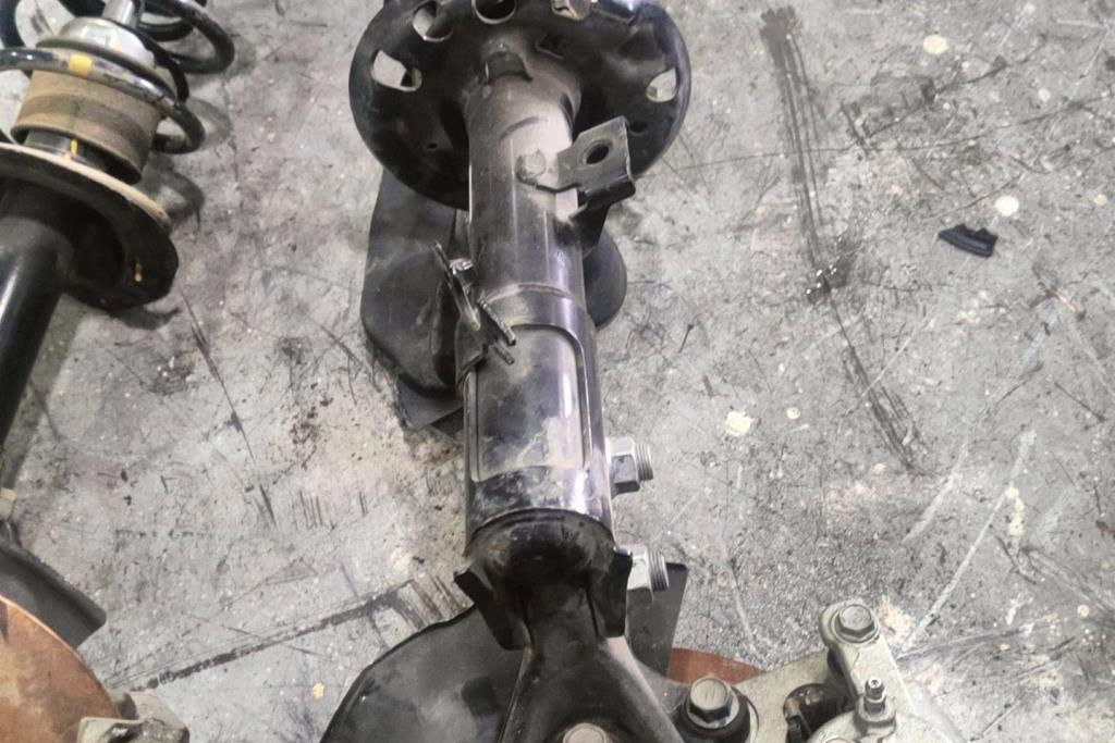 صنوبرص أمامي تويوتا يارس 2017 2018