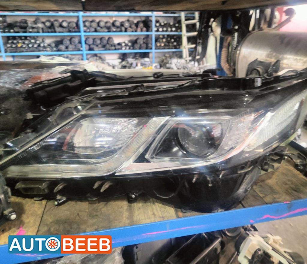 ضوء امامي يمين شمال تويوتا كامري 2019 2020