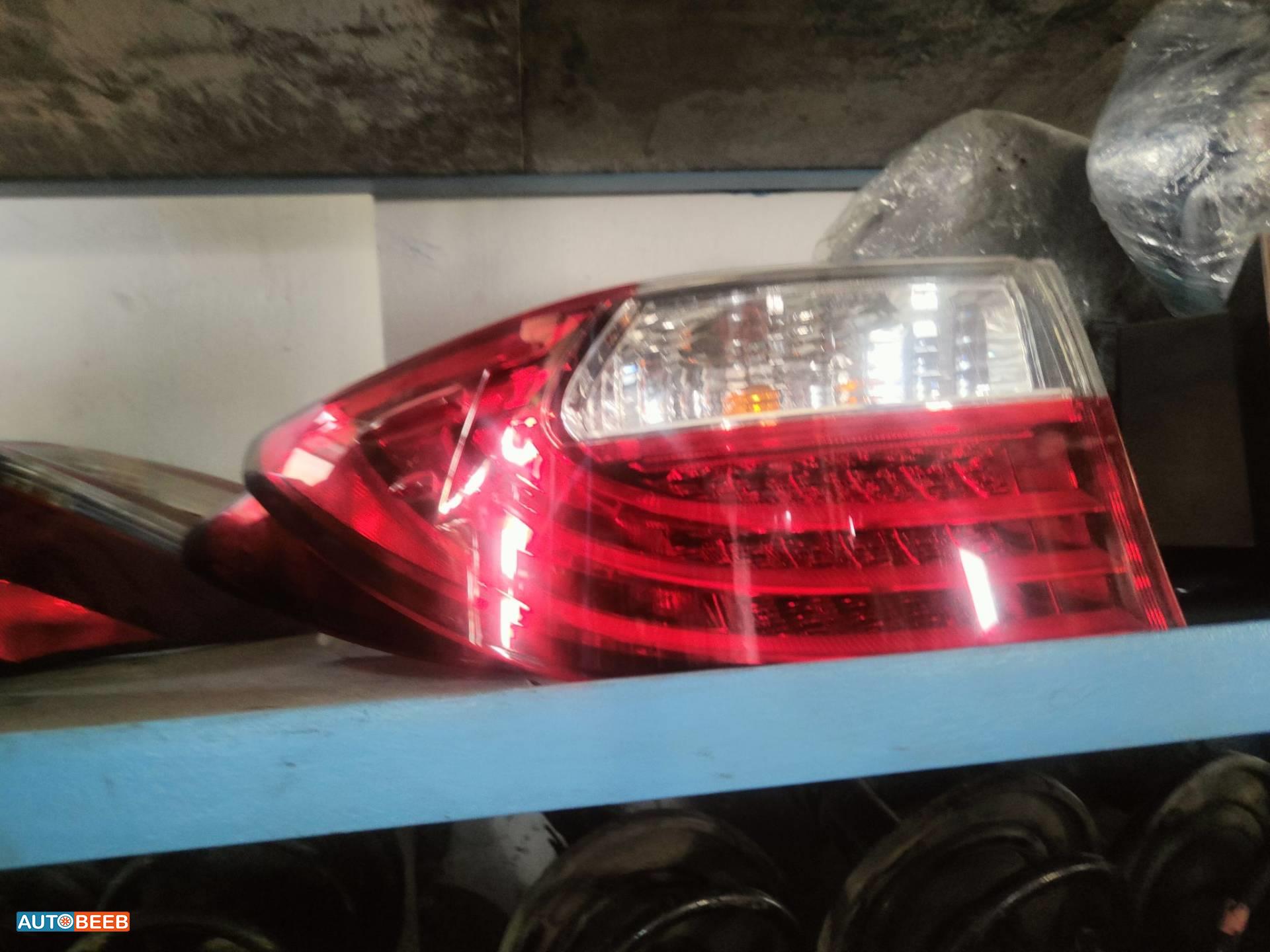 ضوء خلفي يمين شمال لكزس es300 2013 2014