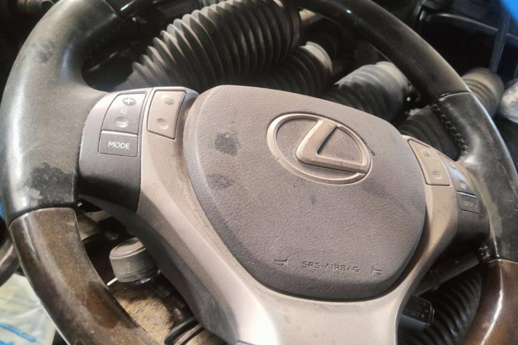 Cabin  Steering Wheel Lexus CT200