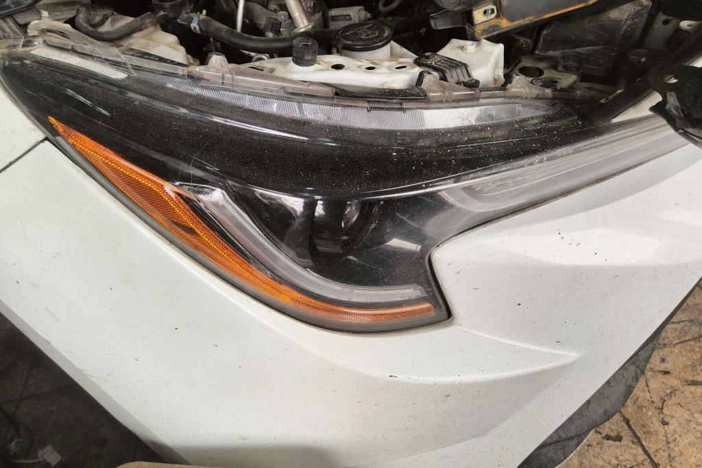 ضوء امامي يمين تويوتا كورولا 2020 2021 2022