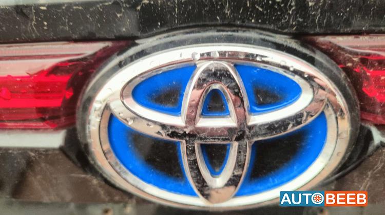 Body  Emblems Toyota Venza