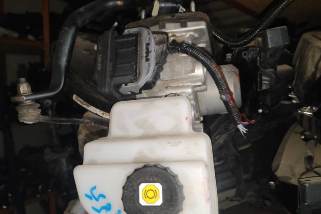 Abs تويوتا كامري 2025