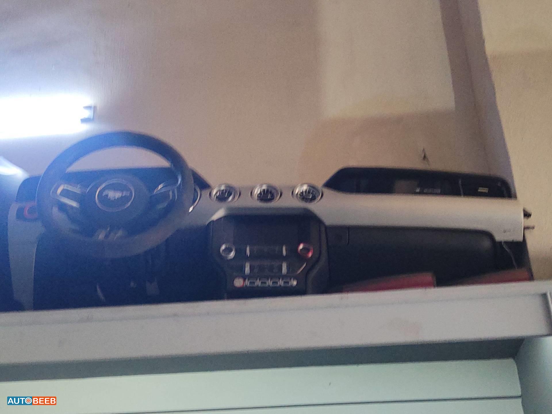 Cabin  Dashboard Ford Mustang