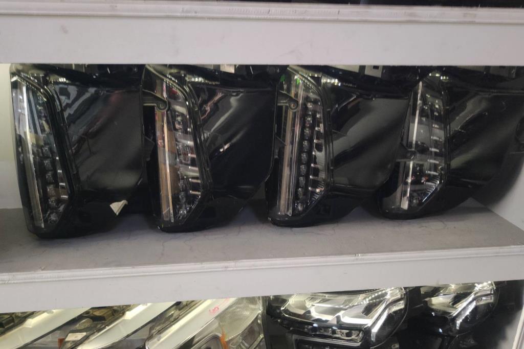 Lights Front light Cadillac Escalade